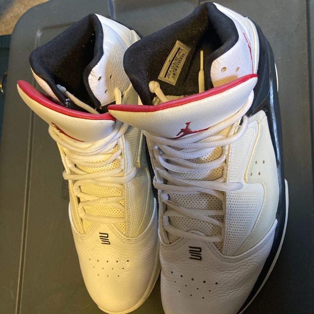 Nike Air Jordans Size 12.5 MENS White Red Michael Jordan 414759-101